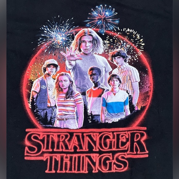 🔵Netflix Stranger Things Men’s Graphic Shirt Size M - Picture 2 of 4